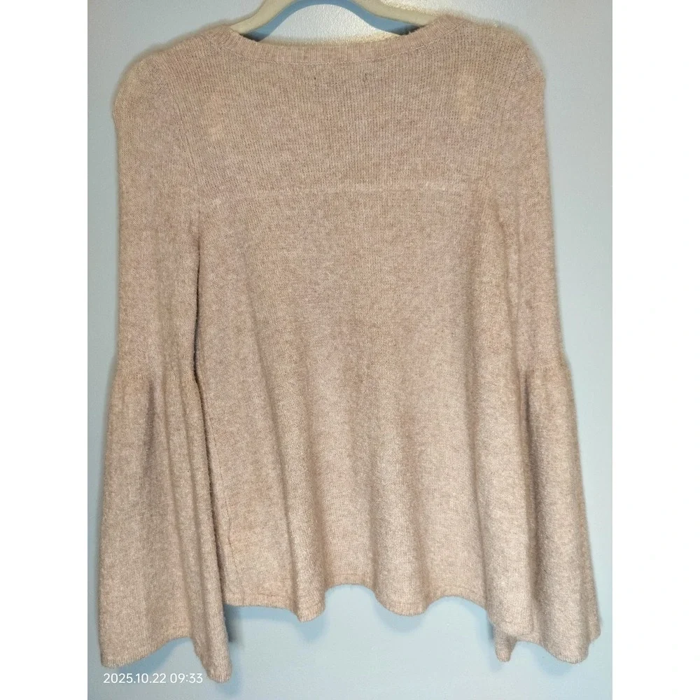 American Eagle Women's Bell Sleeve Criss Cross Knit Sweater Blush Pink Size S‎